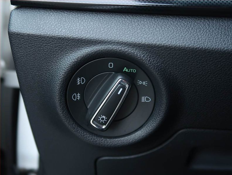 Škoda Kamiq (2020) Style Plus 1.6 TDI, Tempomat - fotka 16 z 20