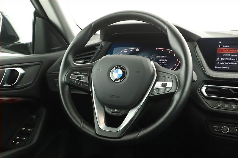 BMW Řada 2 (2023) M Paket 218i Gran Coupé - fotka 8 z 19