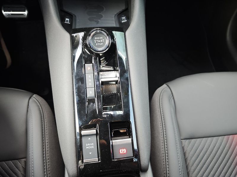 Alfa Romeo Junior (2026)  Elettrica Speciale 156PS 54kW - fotka 29 z 43
