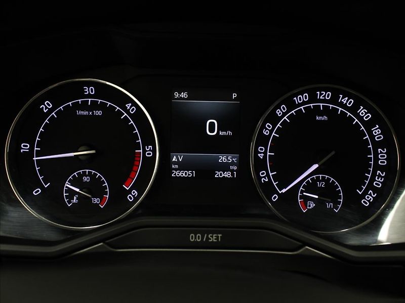 Škoda Superb 2,0 TDi 140kW 4x4 Style Plus - fotka 31 z 31