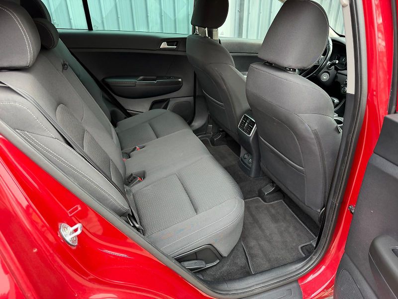 Kia Sportage 1,7 CRDi 4x2 Dynamic - fotka 23 z 35