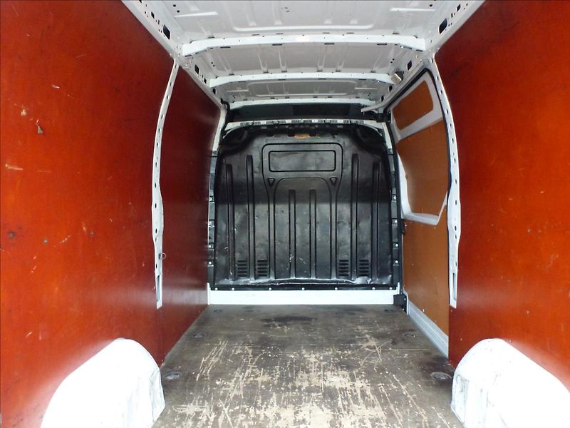 Renault Master 2,3 DCI L2H2 6 rychlostní - fotka 20 z 50