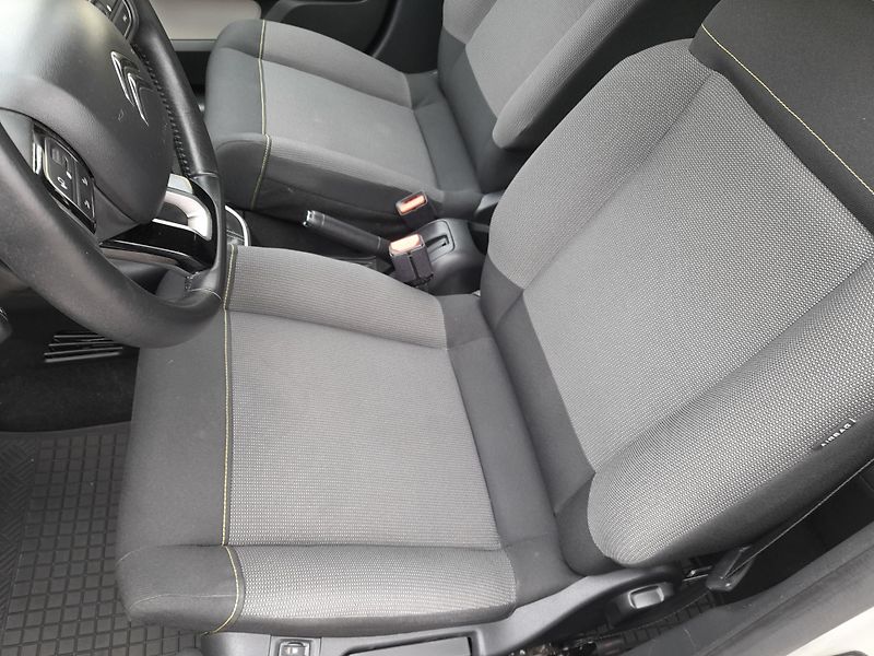 Citroën C3 (2020) 1,2 PureTech 82k NAVIGACE - fotka 12 z 38