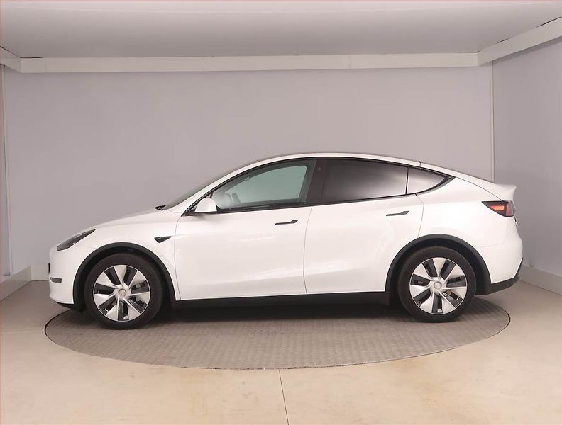 Tesla Model Y (2021) Long Range AWD 75kWh, SoH 92% - fotka 3 z 30