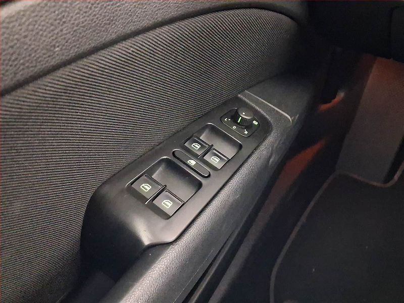 Škoda Superb (2011) Ambition 1.6 TDI, Serv.kniha - fotka 17 z 19
