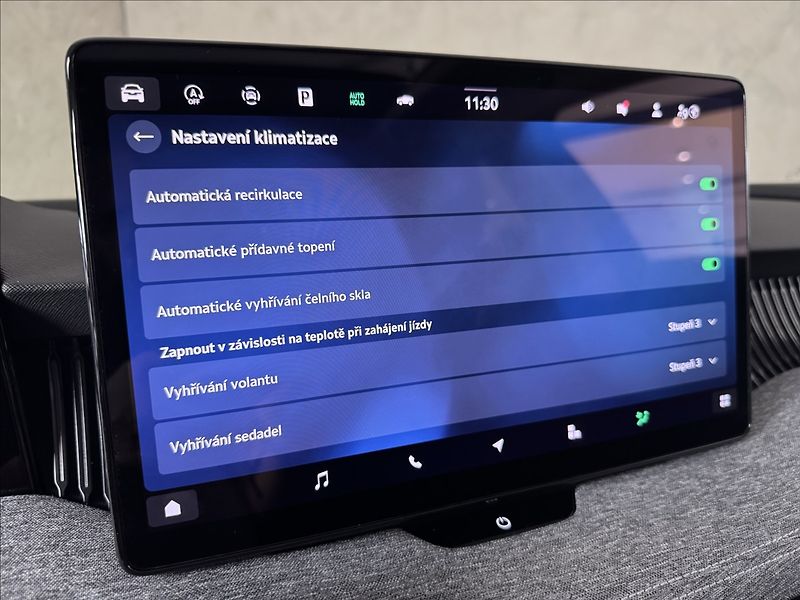 Škoda Superb 2,0 TDi  DSG Selection Assist - fotka 43 z 50