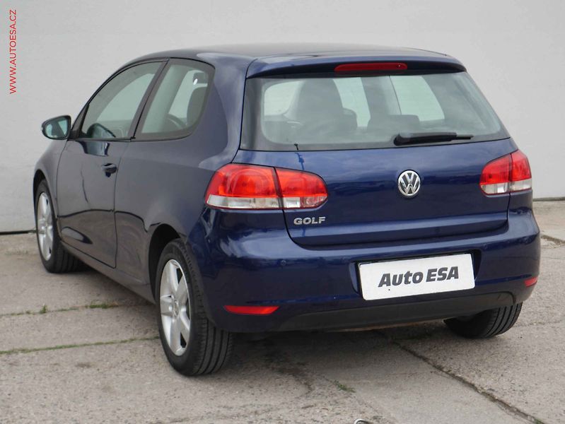 Volkswagen Golf (2009) 1.4i, AC, výhřev sed - fotka 4 z 14