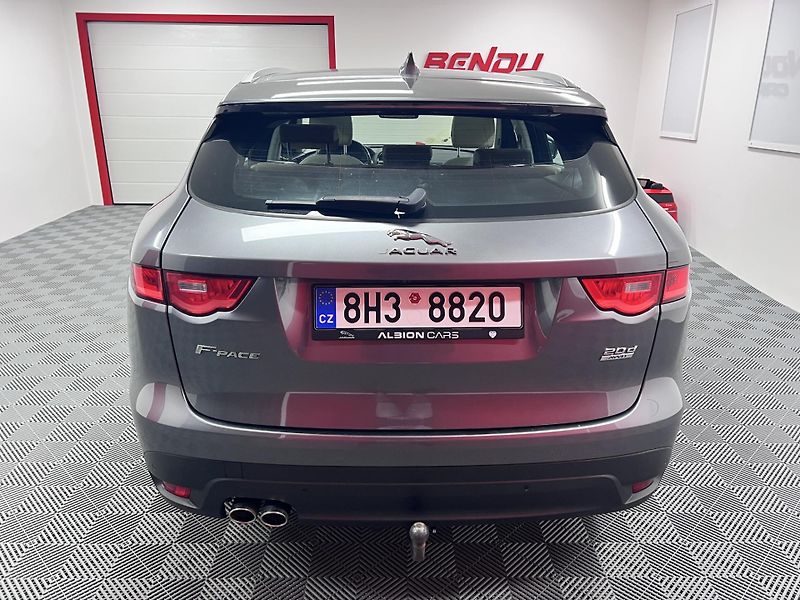 Jaguar F-Pace 2.0 D, Automat, 4x4, Na Opravu - fotka 5 z 24