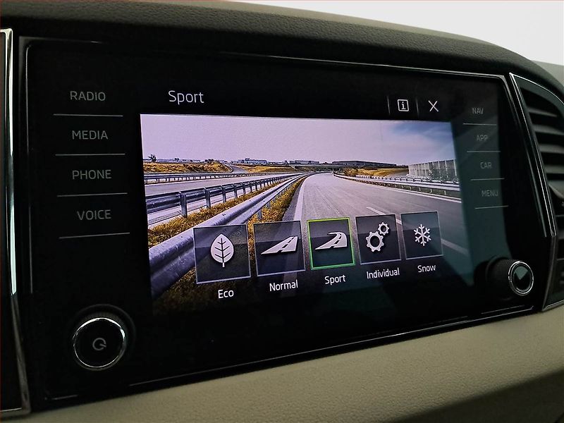 Škoda Karoq (2017) Style 2.0 TDI - fotka 18 z 19