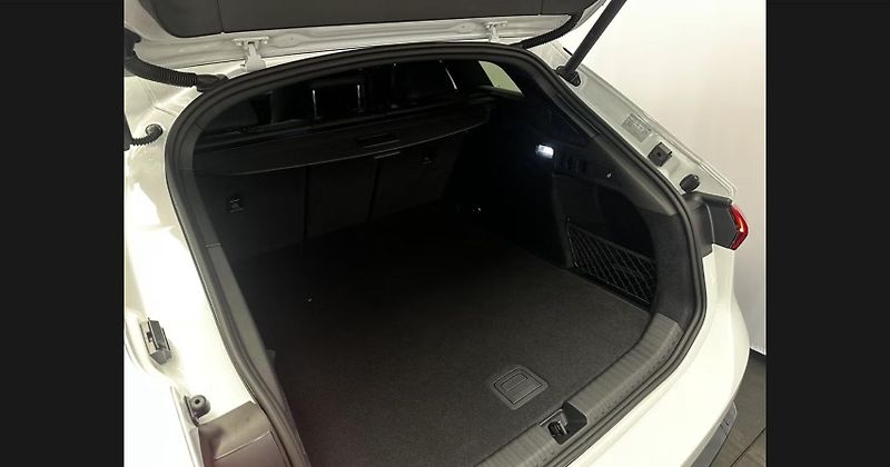 Audi A6 Avant e-tron Quattro S-Line 360kam - fotka 13 z 13