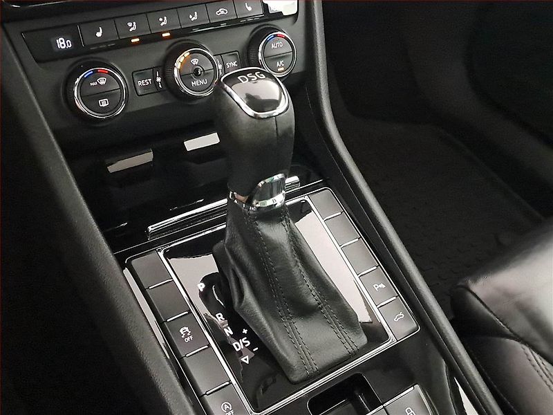 Škoda Superb (2016) Style 2.0 TDI, Automat, Kůže - fotka 19 z 20