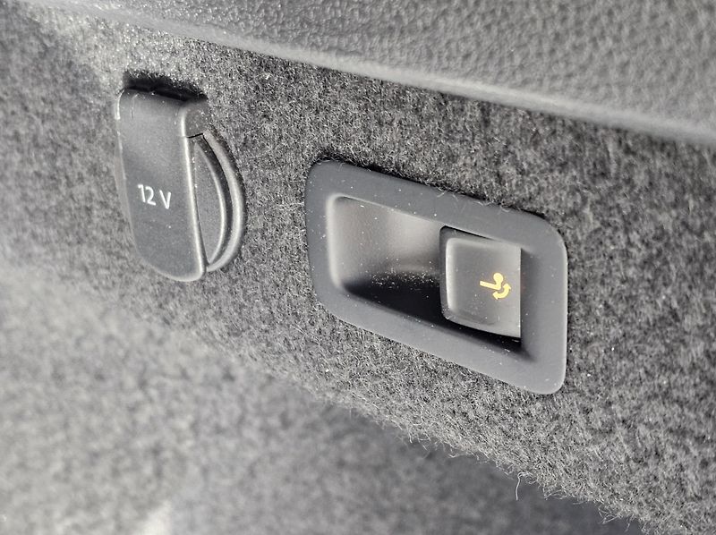 Volkswagen Passat (2019) R-Line 4M  - fotka 18 z 23