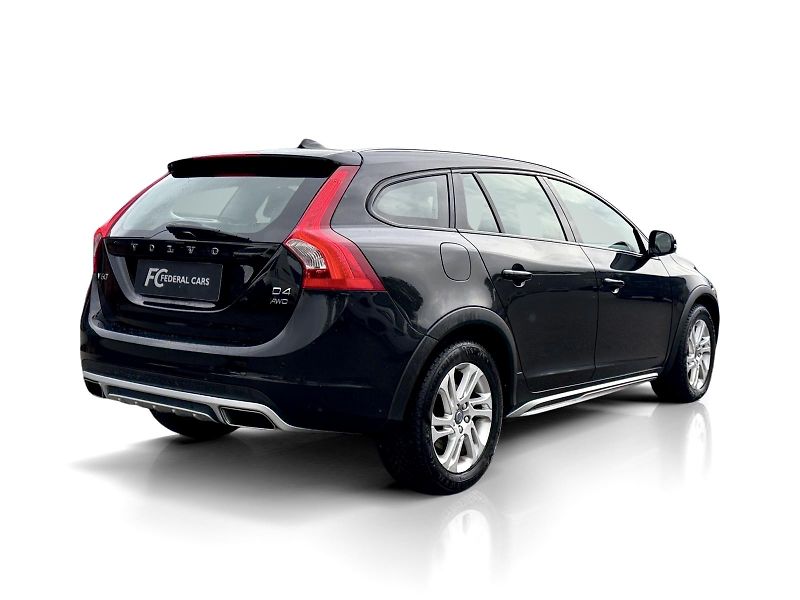 Volvo V60 Cross Country D4 AWD // 4x4 - fotka 5 z 30