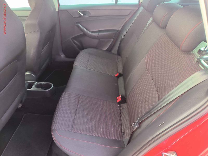 Škoda Rapid (2015) 1.2 TSi, Sport, xenon, panor - fotka 10 z 18