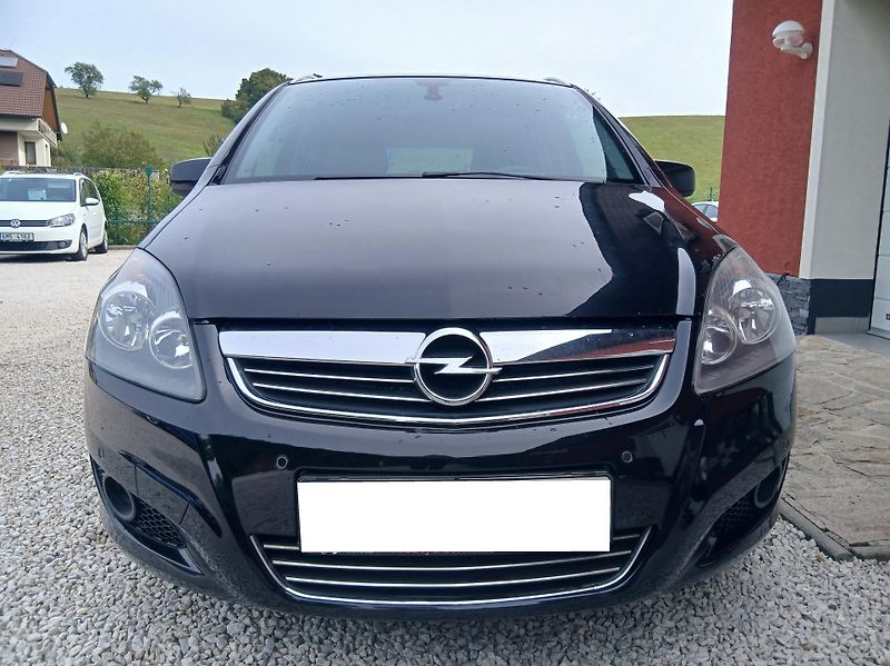 Opel Zafira 1.7 CDTi - fotka 7 z 34