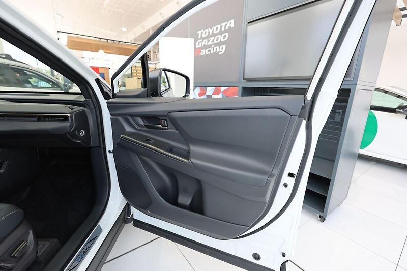 Toyota bZ4X Executive AWD 73.1 kWh - fotka 16 z 18