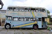 Patrový britský autobus.
