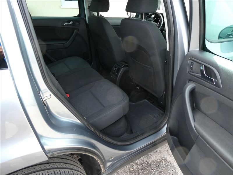 Škoda Yeti 1,8 TSI 118 kW Experience 4x4 - fotka 22 z 49