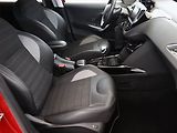 Peugeot 2008 (2018) 1.2 PureTech, ČR,1.maj - náhled 7