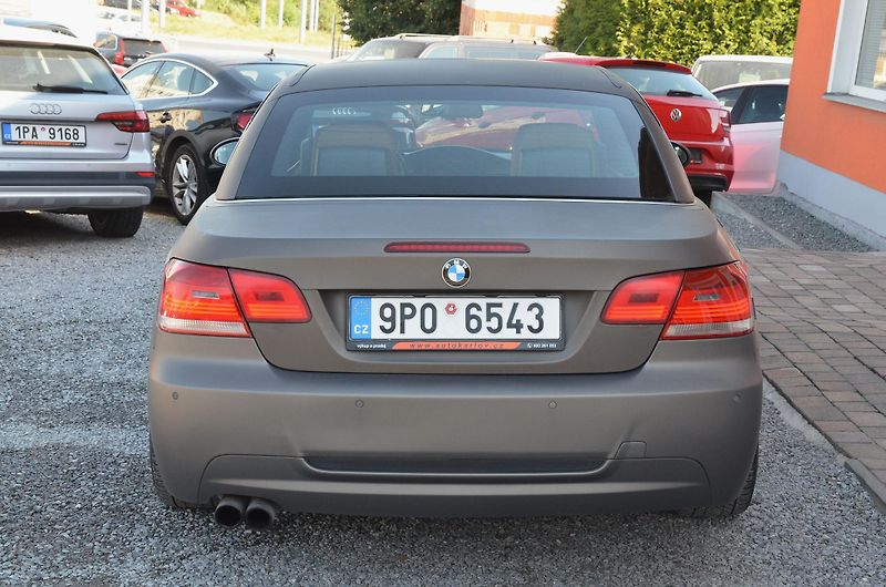 BMW Řada 3 (2009) 325i 155kW E93 Cabrio / manuál - fotka 5 z 28