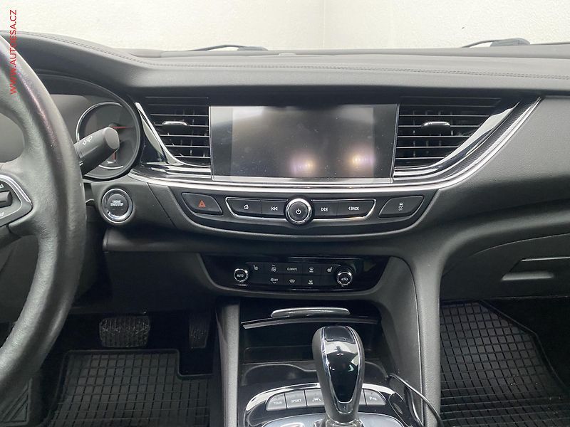 Opel Insignia (2018) 2.0 T 4x4, 2.maj,ČR - fotka 10 z 19