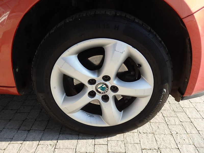 Škoda Fabia 1.2 HTP 51 kW KLIMATIZACE - fotka 12 z 15