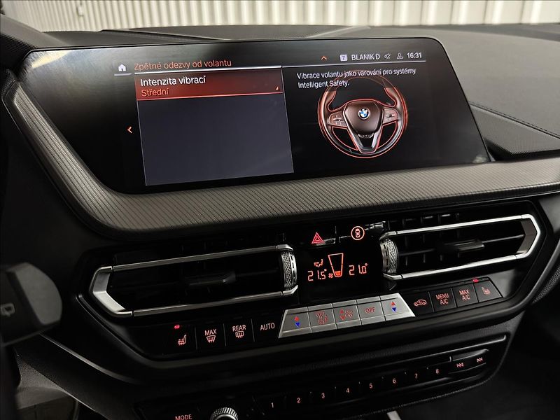 BMW Řada 1 120i M Sport Virtual Pano LED - fotka 27 z 47
