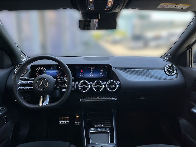 Mercedes-Benz GLA 200 d 4MATIC AMG Style Edition - fotka 14 z 18