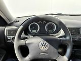 Volkswagen Golf 1.6 16V 77kW - náhled 14