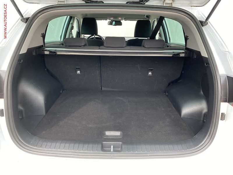 Kia Sportage (2019) 1.6 T-GDi, 2.maj,ČR, AC - fotka 7 z 17