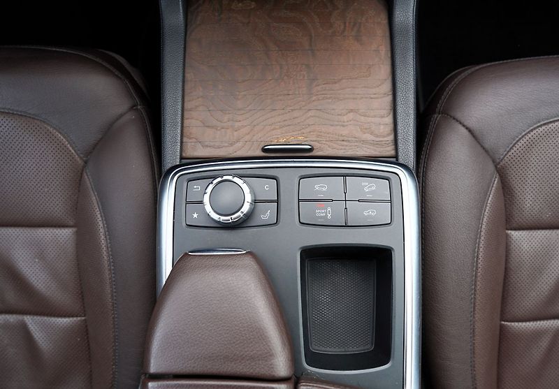 Mercedes-Benz GL 500 V8 AMG/4Matic/NOVÝ MOTOR - fotka 37 z 44