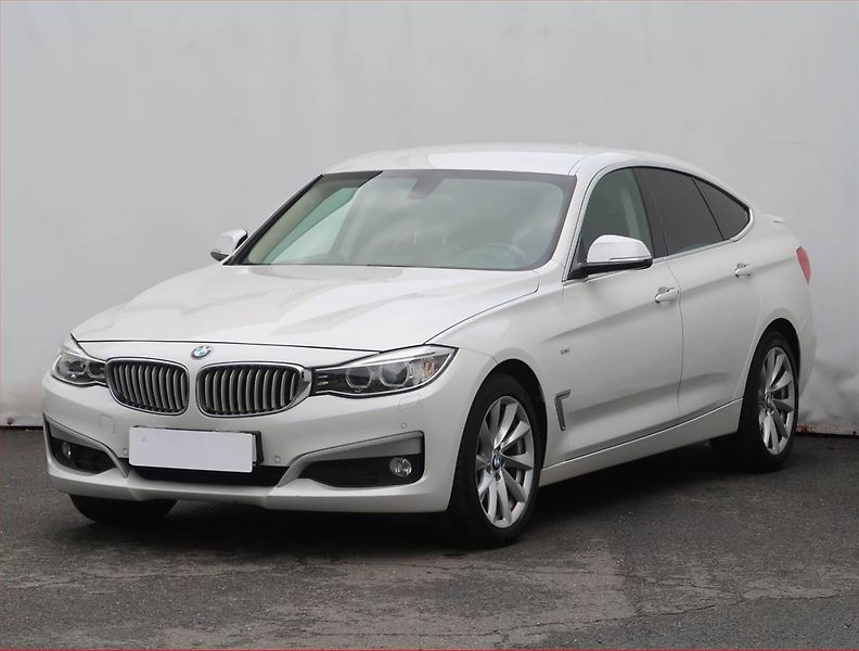 BMW Řada 3 (2014) Modern Line 320d xDrive GT - fotka 2 z 23