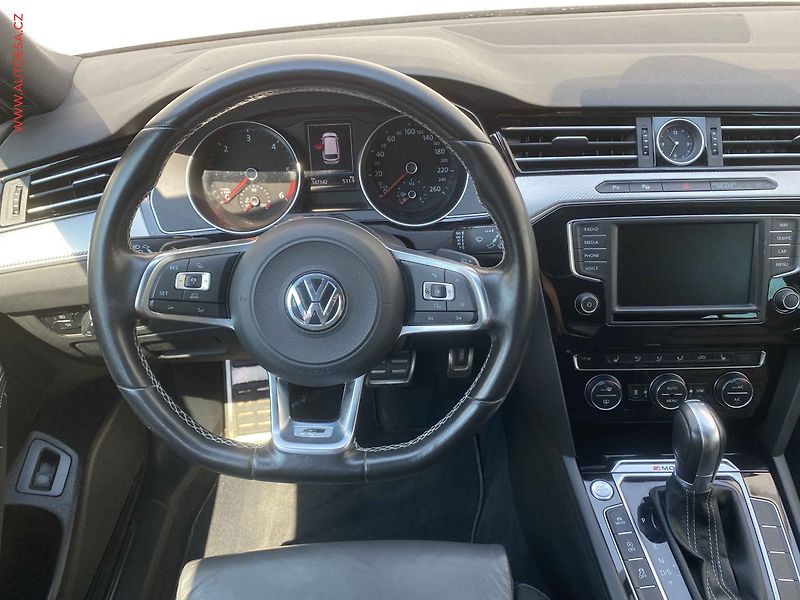 Volkswagen Passat (2016) 2.0 TDi 4Motion, R-Line, DSG - fotka 11 z 20