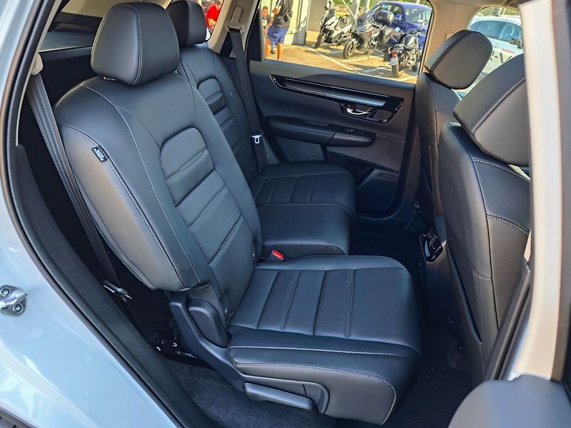 Honda CR-V (2025) 2.0 e:HEV ADVANCE 4WD SKLADEM - fotka 17 z 43