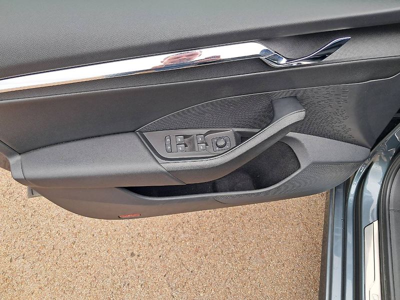 Škoda Octavia (2020) IV COMIBI STYLE 2.0 TDI / 85 k - fotka 16 z 28
