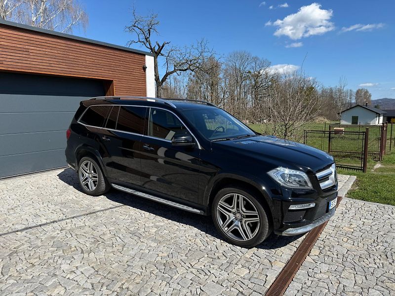 Mercedes-Benz GL (2014) 4.7 /320kW AMG paket - fotka 3 z 10