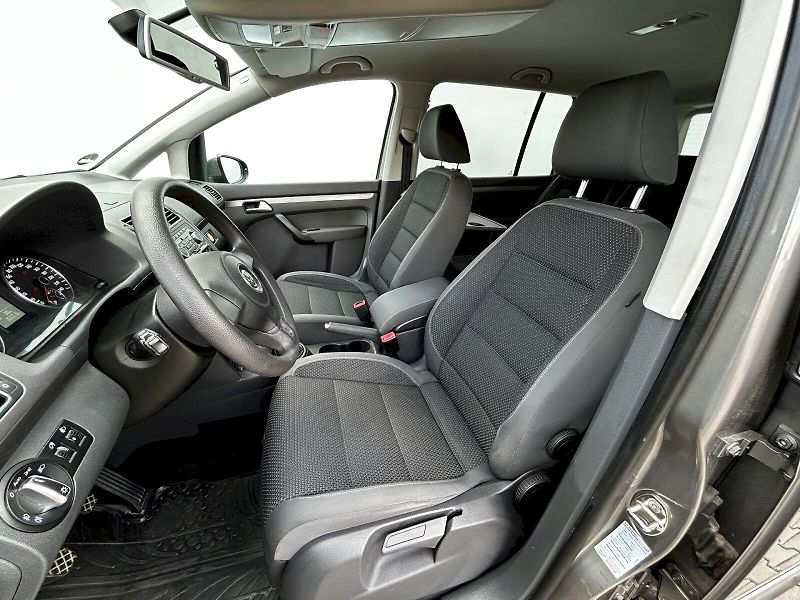 Volkswagen Touran (2011) 2.0 TDI 103kW DPF MP6 Comfortl - fotka 18 z 27