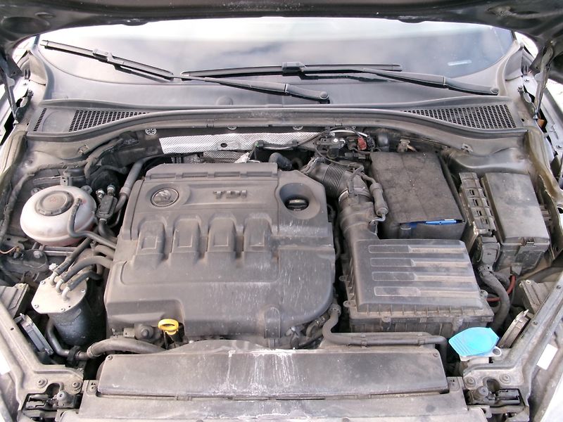 Škoda Superb 2.0 TDI NAVI AUTOKLIMA  - fotka 35 z 35