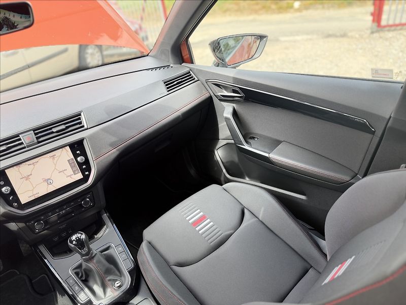 Seat Arona 1,5 FR TSI 37.000Km NAVIGACE - fotka 22 z 28