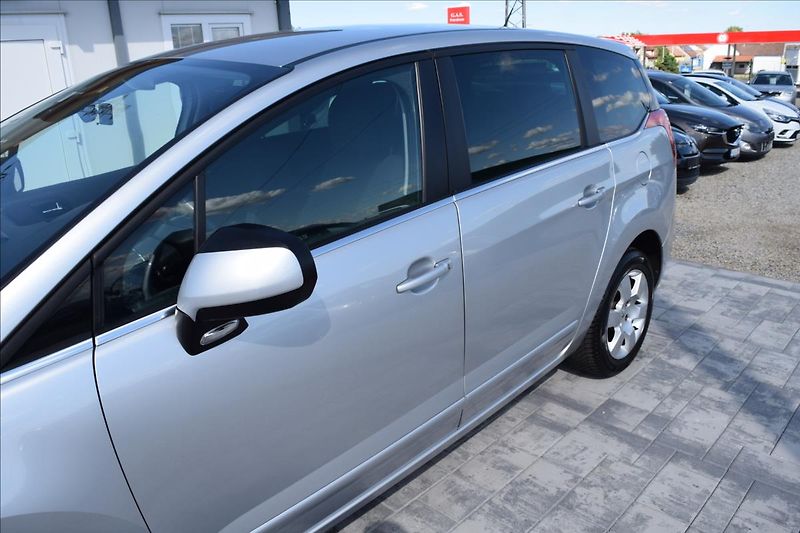 Peugeot 5008 1,6 HDI 88KW AUTOMAT 7MÍST TOP - fotka 8 z 46
