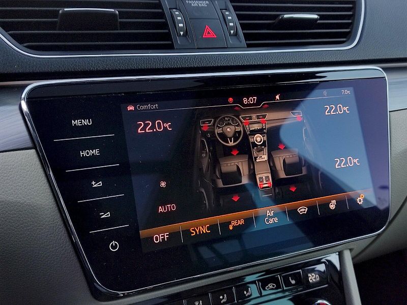 Škoda Superb (2018) Combi Style  Plus 2,0 Tdi 110 - fotka 17 z 46