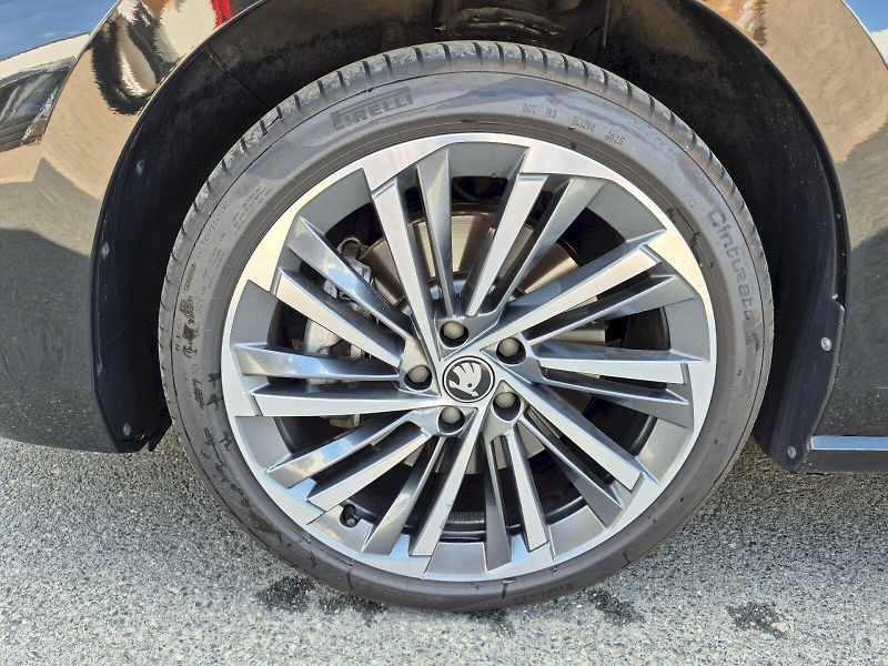 Škoda Superb (2025) Laurin & Klement 2.0 TDI 142kW - fotka 6 z 35
