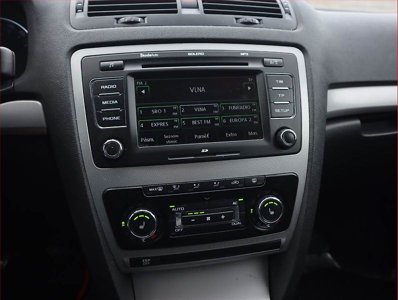 Škoda Octavia (2009) 1.9 TDI, Serv.kniha, po STK - fotka 12 z 16