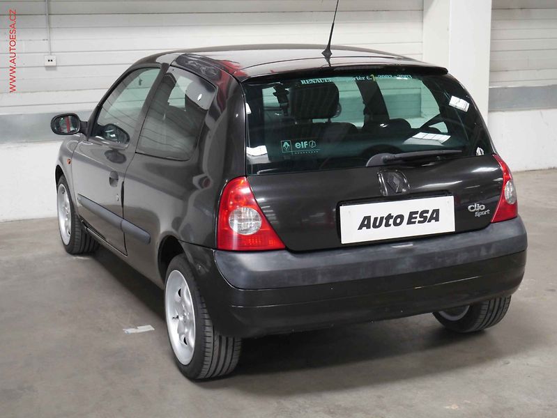 Renault Clio (2004) 1.4 16V, 2.maj,ČR, AT, AC - fotka 4 z 16