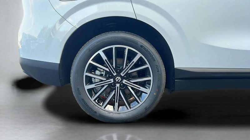 Leapmotor B10 (2026) Design hybrid EV baterie 18,8k - fotka 32 z 34