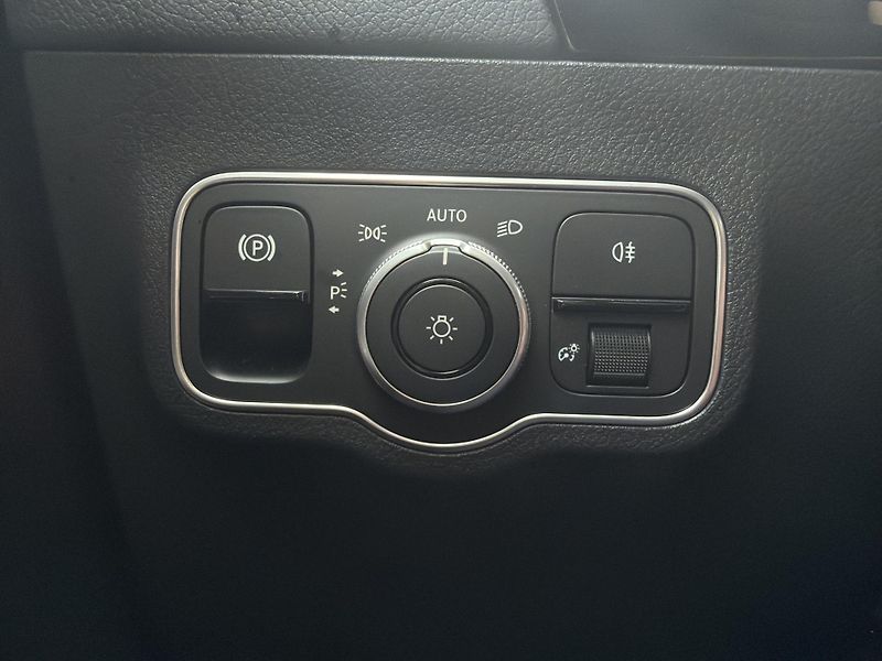 Mercedes-Benz GLA 200 d 4M AMG - fotka 17 z 27