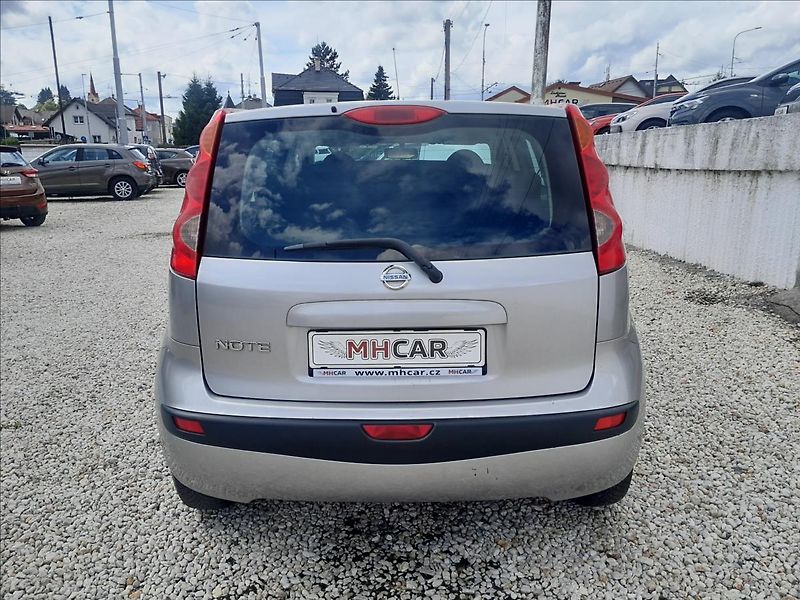 Nissan Note 1,4 i - fotka 6 z 41