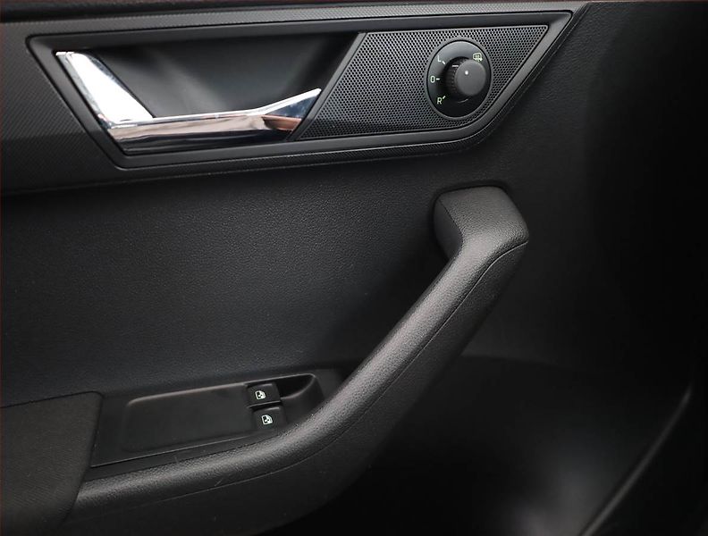 Škoda Fabia (2020) Ambition 1.0 TSI, Tempomat - fotka 12 z 16
