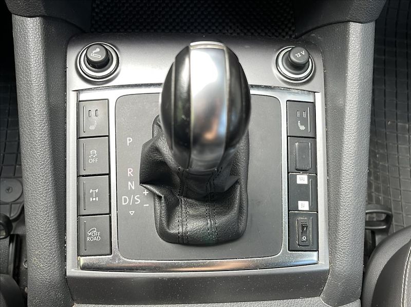 Volkswagen Amarok 2,0 ČR-1.majitel, DPH,HighLine - fotka 15 z 21