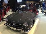 Jestli jste nikdy neviděli Gullwing, tak tady se pomějete. Nejdražší auto výstavy s veřejně dostupnou cenou – cca 35 milionů korun.